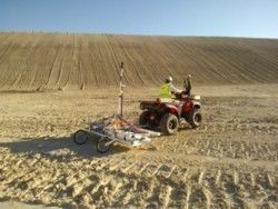 Cartographie des diaclases du fond d’un futur bassin d’irrigation agricole par radar multi-antennes 200 MHz.