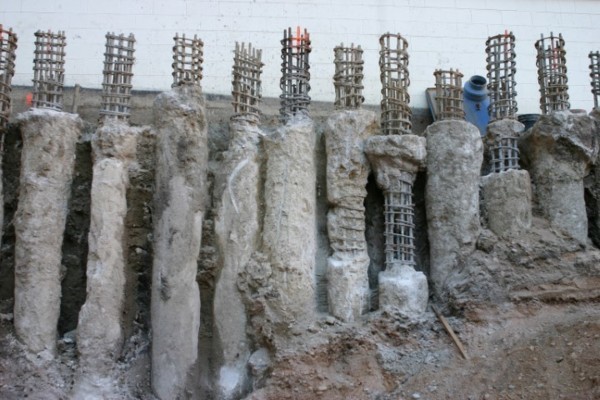 LA FIÈVRE DES PIEUX : COMMENT PEUT-ON EN PROFITER ? - <p>Photo 1 – Exemple des défauts de pieux forés, découverts après excavation.<br />Un enjeu très important pour la sécurité du chantier.</p>